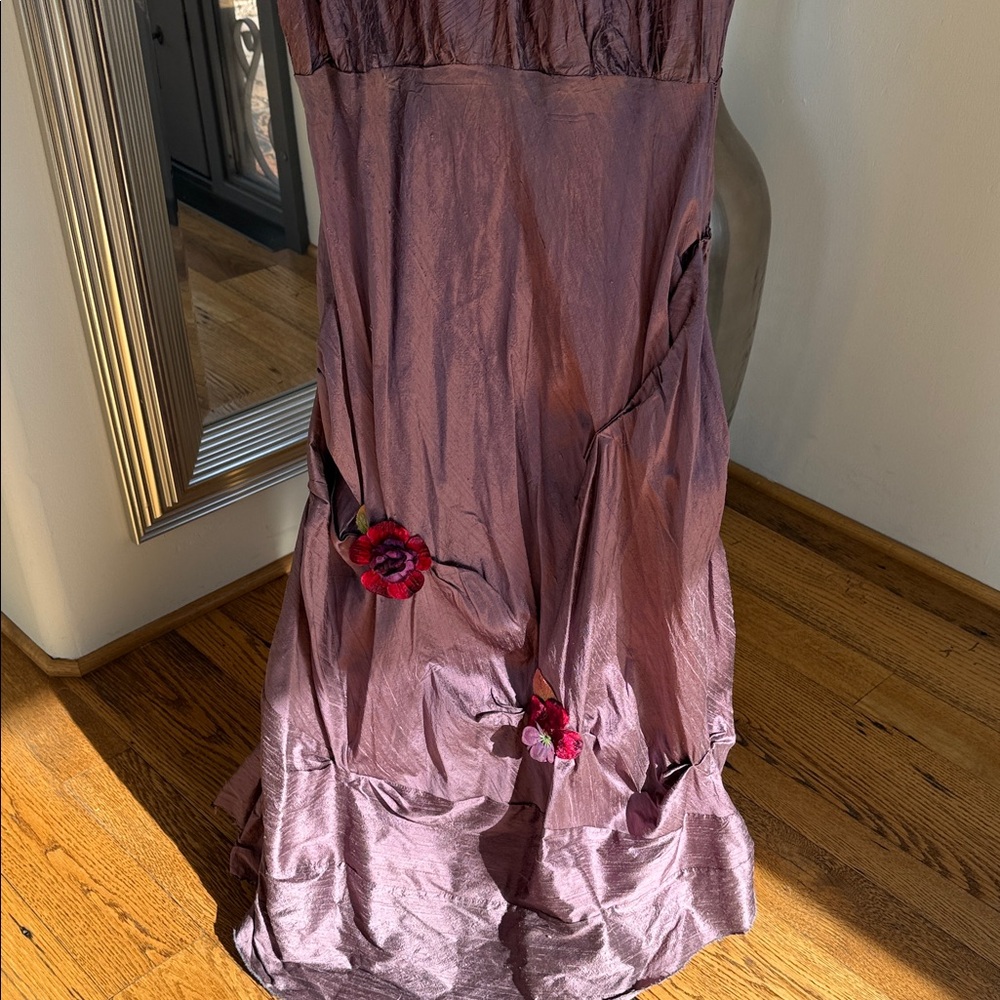 Chic Sleeveless Maxi Dress in Plum - Picture 3 of 9
